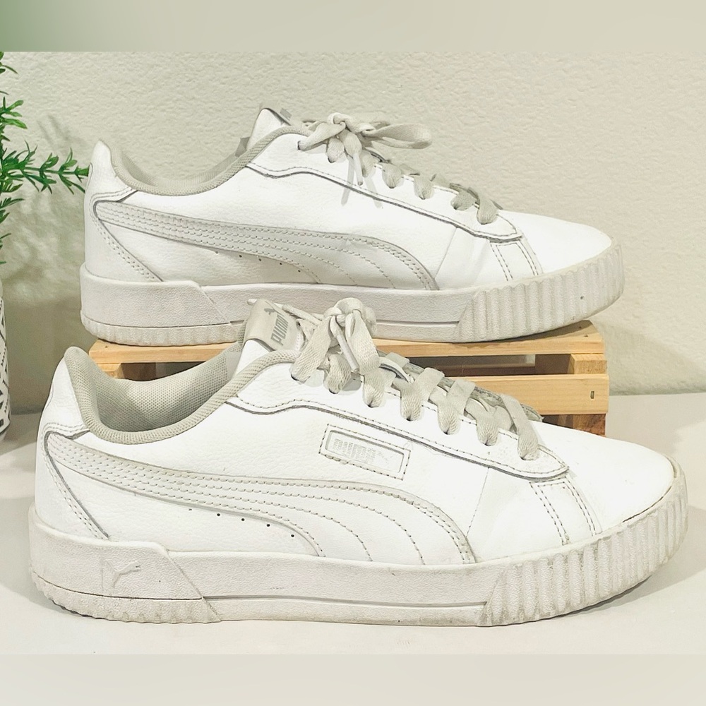 🥳BOGO! Puma “Carina” White Platform Low Top Sneakers. Mens 7 |Wmn’s 9.5 |EU 40.5
